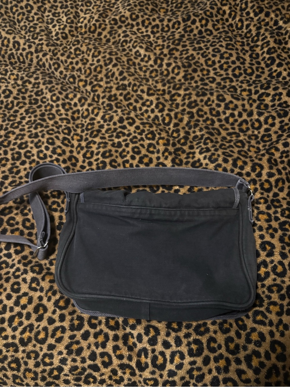 Black Canvas Messenger Bag - small - Picture 2 of 3